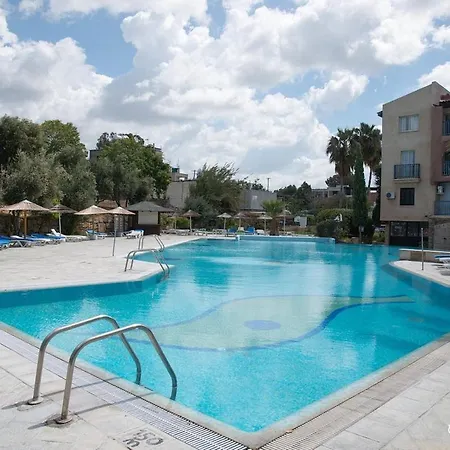 Mike's Basilica شقة بافوس