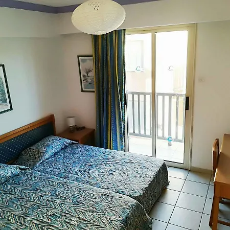 Mike's Basilica بافوس